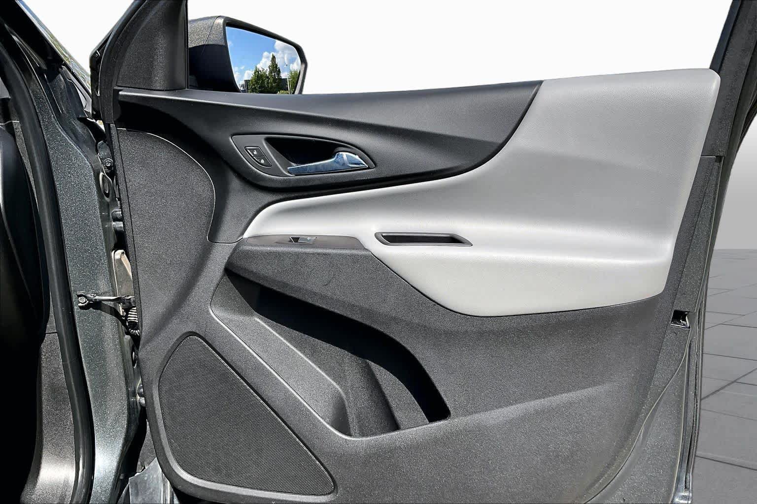 Used 2020 Chevrolet Equinox LS FWD image 20