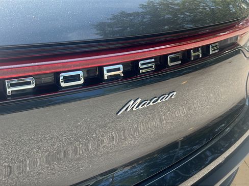 Certified 2026 Porsche Macan AWD/4WD image 13