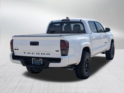 Used 2020 Toyota Tacoma SR5 AWD/4WD image 6