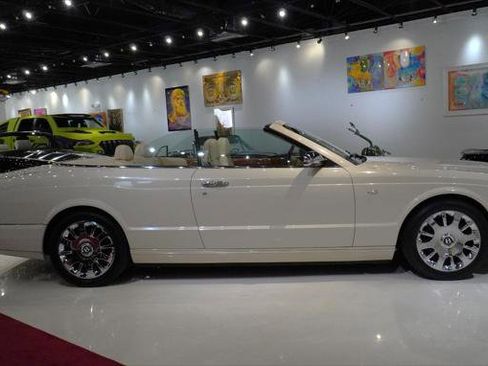 Used 2008 Bentley Azure image 12