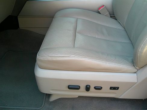 Used 2014 Ford Expedition Limited image 13