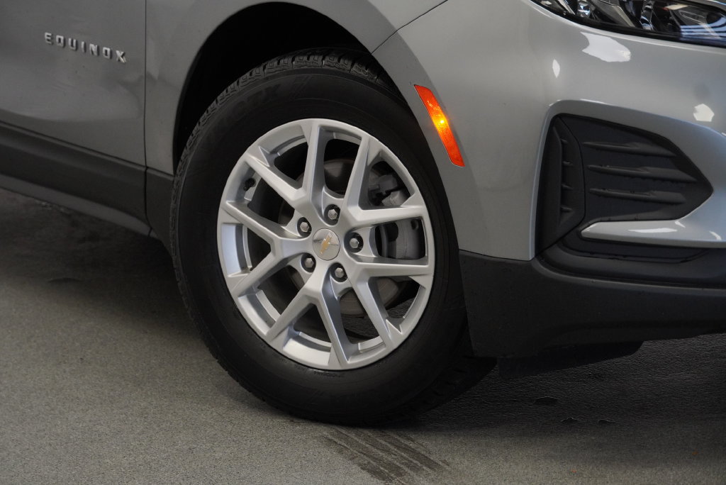 Certified 2024 Chevrolet Equinox LS w/ LS Convenience Package FWD image 9