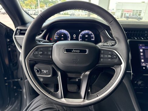Used 2024 Jeep Grand Cherokee Laredo X RWD image 17