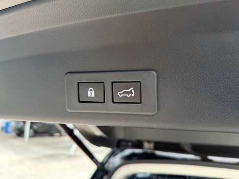 Used 2022 Subaru Ascent Limited AWD/4WD image 36