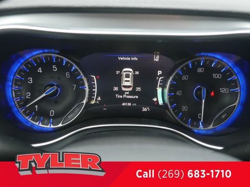 Used 2025 Chrysler Pacifica Limited FWD image 44