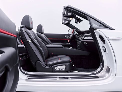Used 2020 Rolls-Royce Dawn RWD image 44