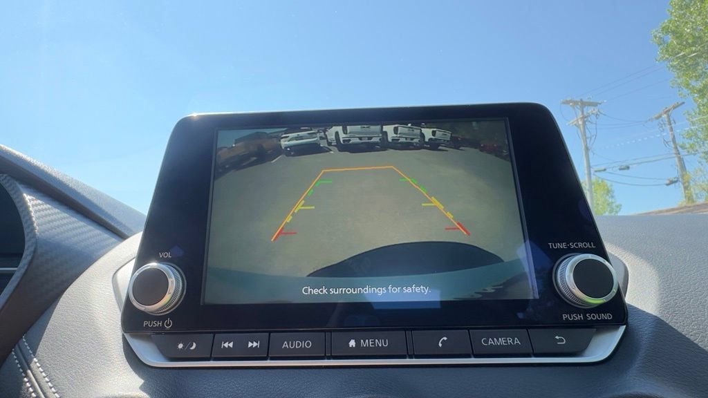 Used 2024 Nissan Sentra SV FWD image 17