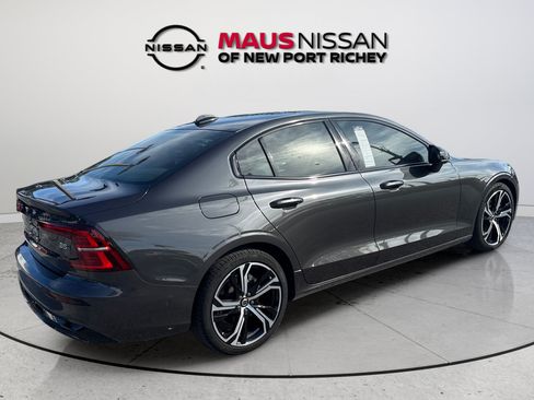Used 2024 Volvo S60 B5 Plus w/ Protection Package Premier AWD/4WD image 13
