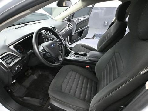 Used 2017 Ford Fusion SE image 21