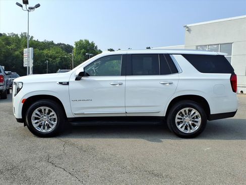 Used 2024 GMC Yukon SLT AWD/4WD image 7