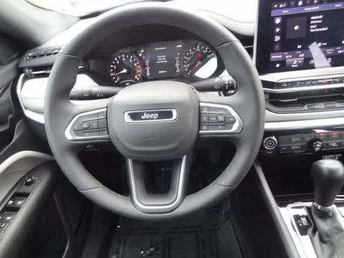 Used 2025 Jeep Compass Limited AWD/4WD image 12