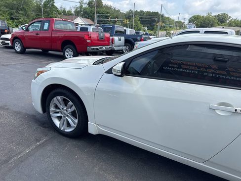 Used 2013 Nissan Altima 2.5 S w/ Premium Pkg image 4