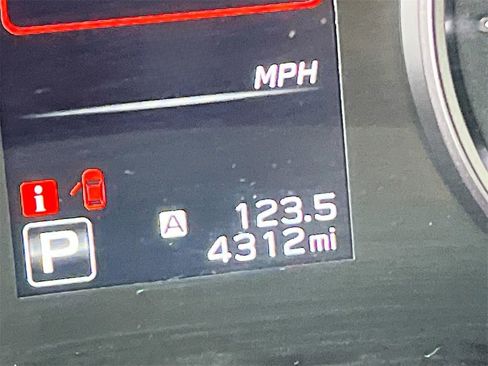 Used 2024 Subaru Ascent Onyx Edition image 12