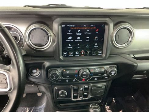 Used 2021 Jeep Wrangler Unlimited Sahara w/ Uconnect 4C Nav & Sound Group AWD/4WD image 17