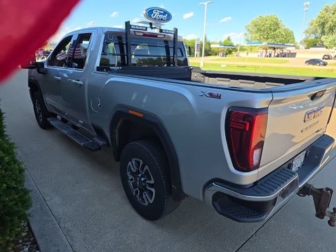 Used 2021 GMC Sierra 2500 SLE w/ SLE Value Package; AWD/4WD image 3