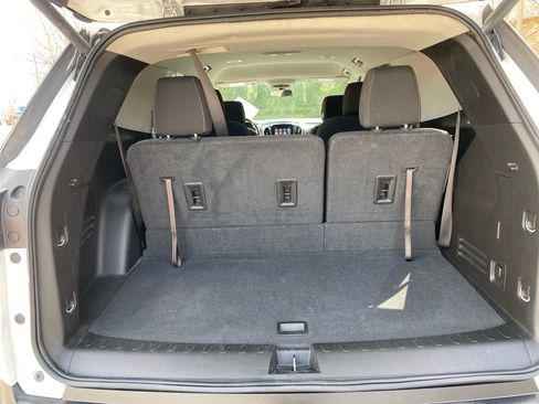 Used 2019 Chevrolet Traverse LT w/ LPO, Black Accent Package image 21