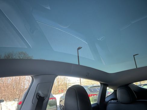 Used 2023 Tesla Model Y Performance image 15