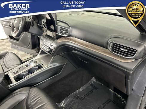 Used 2020 Ford Explorer Platinum w/ Premium Technology Package image 29