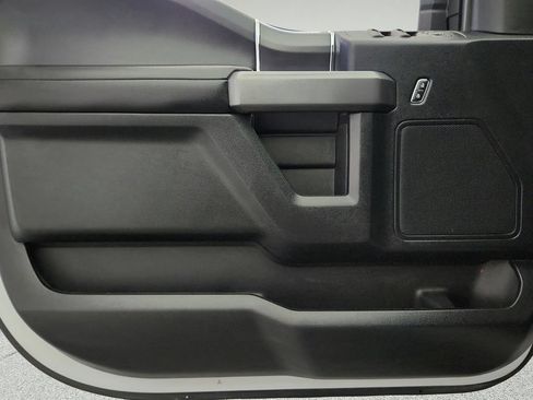 Used 2018 Ford F150 XLT w/ Equipment Group 302A Luxury AWD/4WD image 20