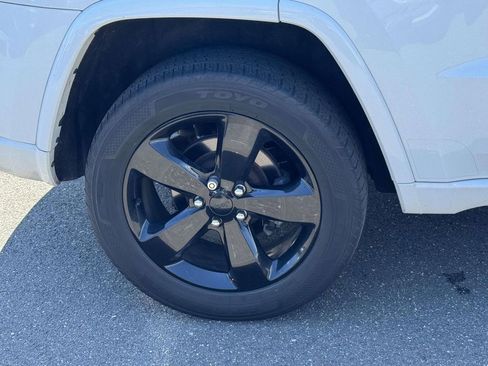 Used 2015 Jeep Grand Cherokee Altitude AWD/4WD image 9
