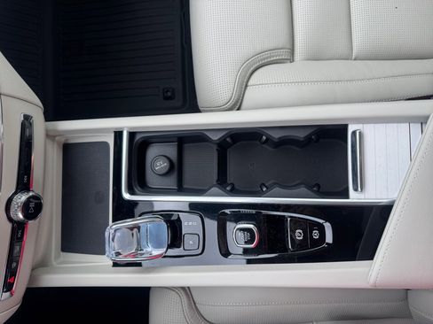 New 2026 Volvo XC60 B5 Ultra w/ Protection Package Premier image 20