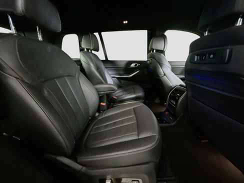 Used 2022 BMW X7 xDrive40i w/ M Sport Package AWD/4WD image 27