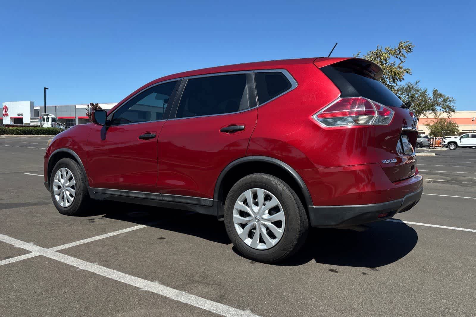 Used 2016 Nissan Rogue S FWD image 7