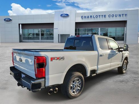 New 2026 Ford F250 Lariat w/ FX4 Off-Road Package image 4