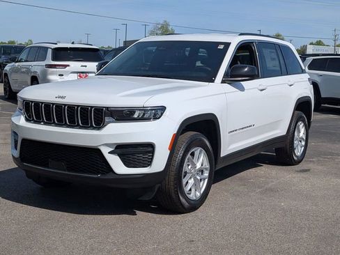 New 2026 Jeep Grand Cherokee Laredo AWD/4WD image 4