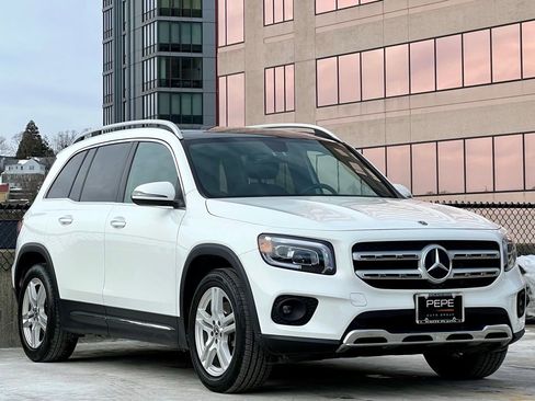 Used 2021 Mercedes-Benz GLB 250 4MATIC image 1