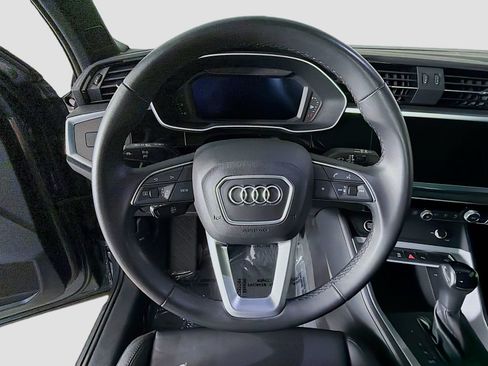 Used 2023 Audi Q3 2.0T Premium w/ Convenience Package AWD/4WD image 11