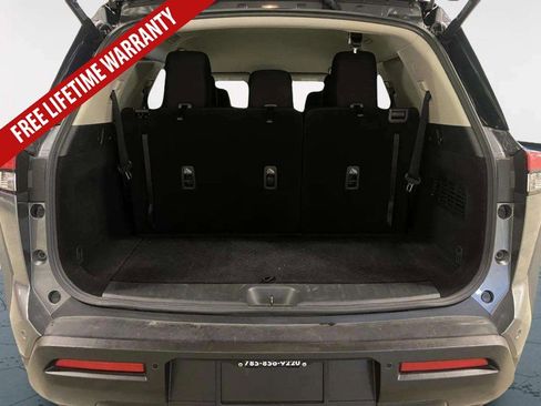 Used 2025 Nissan Pathfinder SV FWD image 30