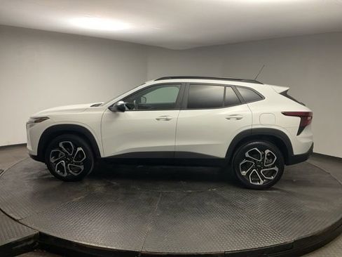 Certified 2025 Chevrolet Trax RS w/ Driver Confidence Package image 4