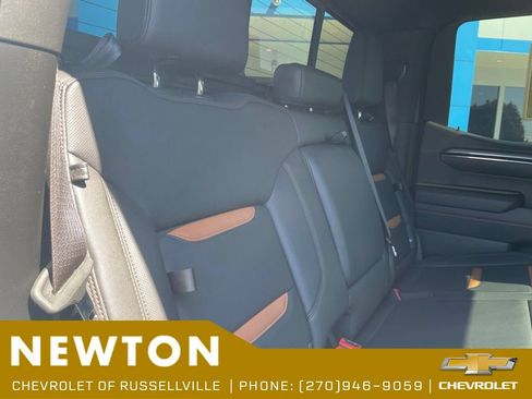 Used 2024 GMC Sierra 1500 AT4 w/ Technology Package AWD/4WD image 28