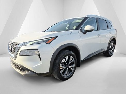 Used 2023 Nissan Rogue SV w/ SV Premium Package image 3