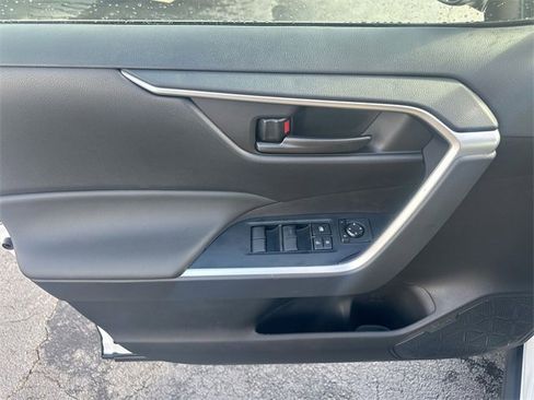 Used 2025 Toyota RAV4 LE image 22