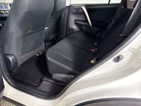 Used 2018 Toyota RAV4 LE image 20