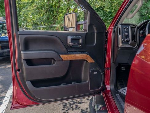 Used 2018 Chevrolet Silverado 2500 High Country w/ Duramax Plus Package AWD/4WD image 11