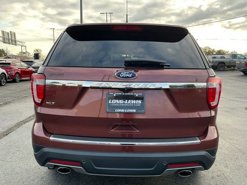 Used 2018 Ford Explorer XLT w/ Equipment Group 202A image 5