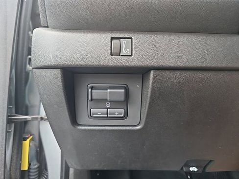 Used 2023 Chevrolet Colorado Trail Boss w/ Technology Package AWD/4WD image 31