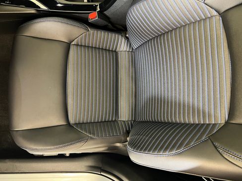 Used 2024 Toyota Corolla Cross XSE image 26