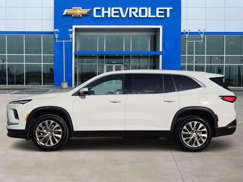 Used 2026 Buick Enclave Preferred FWD image 3