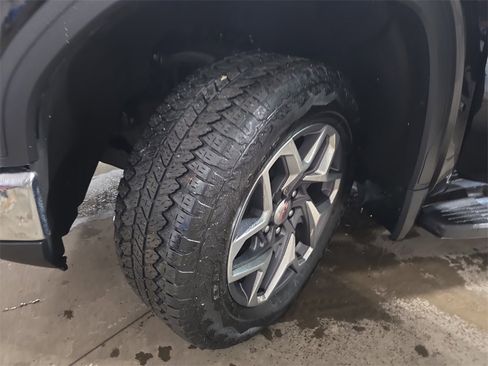 Certified 2022 GMC Sierra 1500 SLT w/ SLT Premium Plus Package image 32