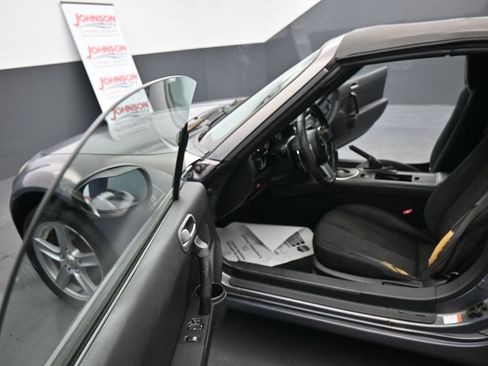 Used 2006 MAZDA MX-5 Miata Touring image 15