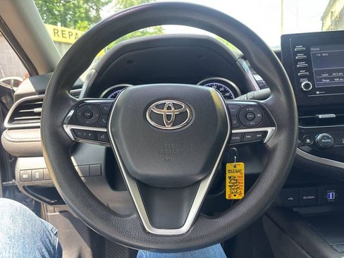 Used 2022 Toyota Camry LE FWD image 12