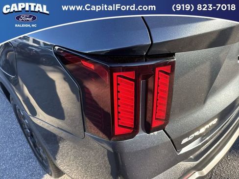 Used 2024 Kia Sorento S image 15