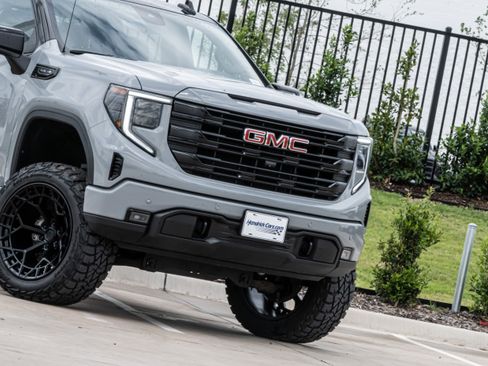 Used 2024 GMC Sierra 1500 Elevation w/ Preferred Package AWD/4WD image 41