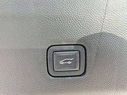Used 2019 Chevrolet Traverse LT AWD/4WD image 23