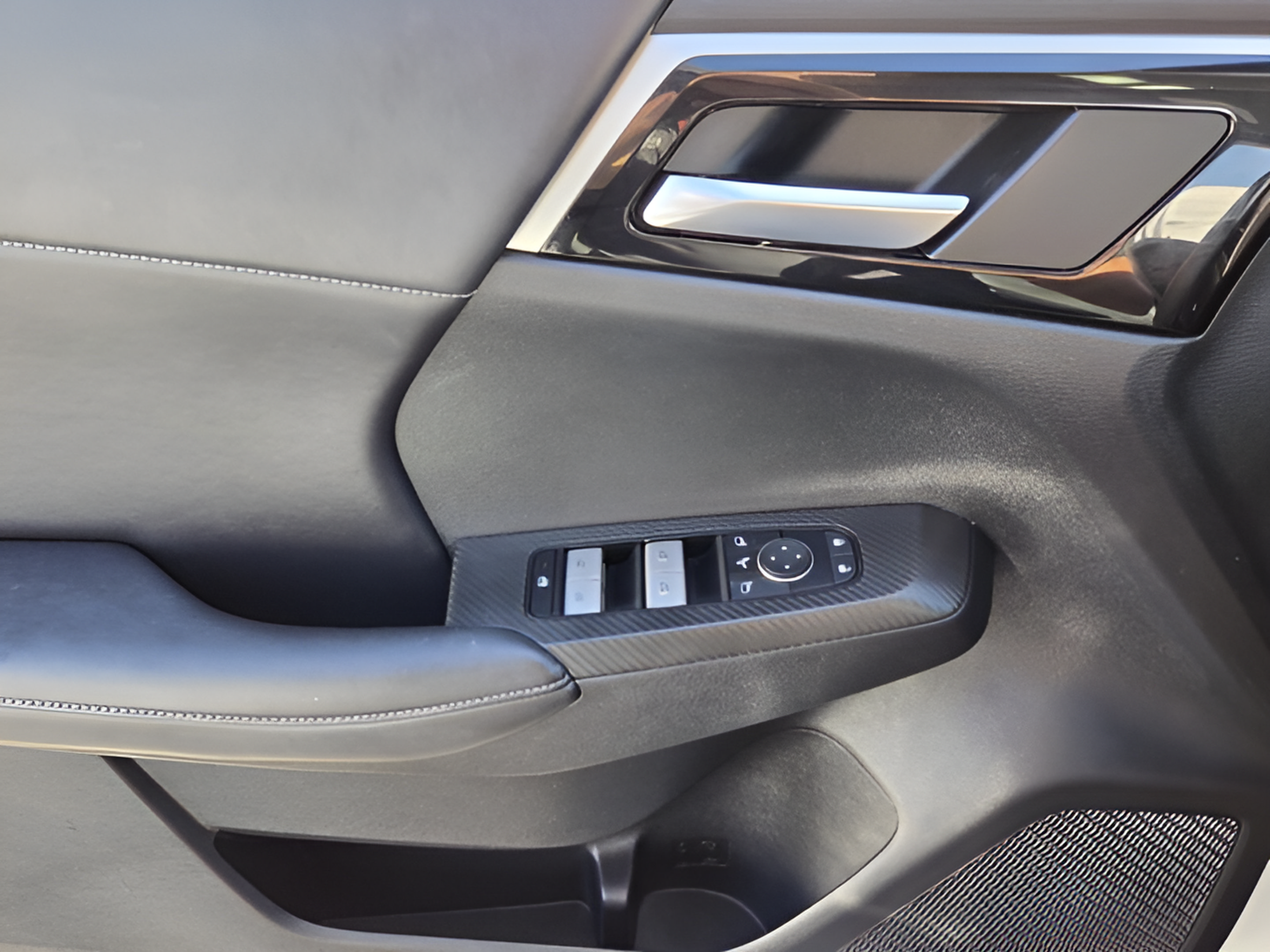 Used 2024 Mitsubishi Outlander SE FWD image 27