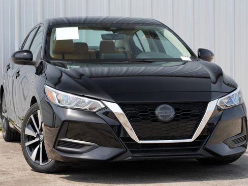 Used 2022 Nissan Sentra SV w/ SV Premium Package image 2